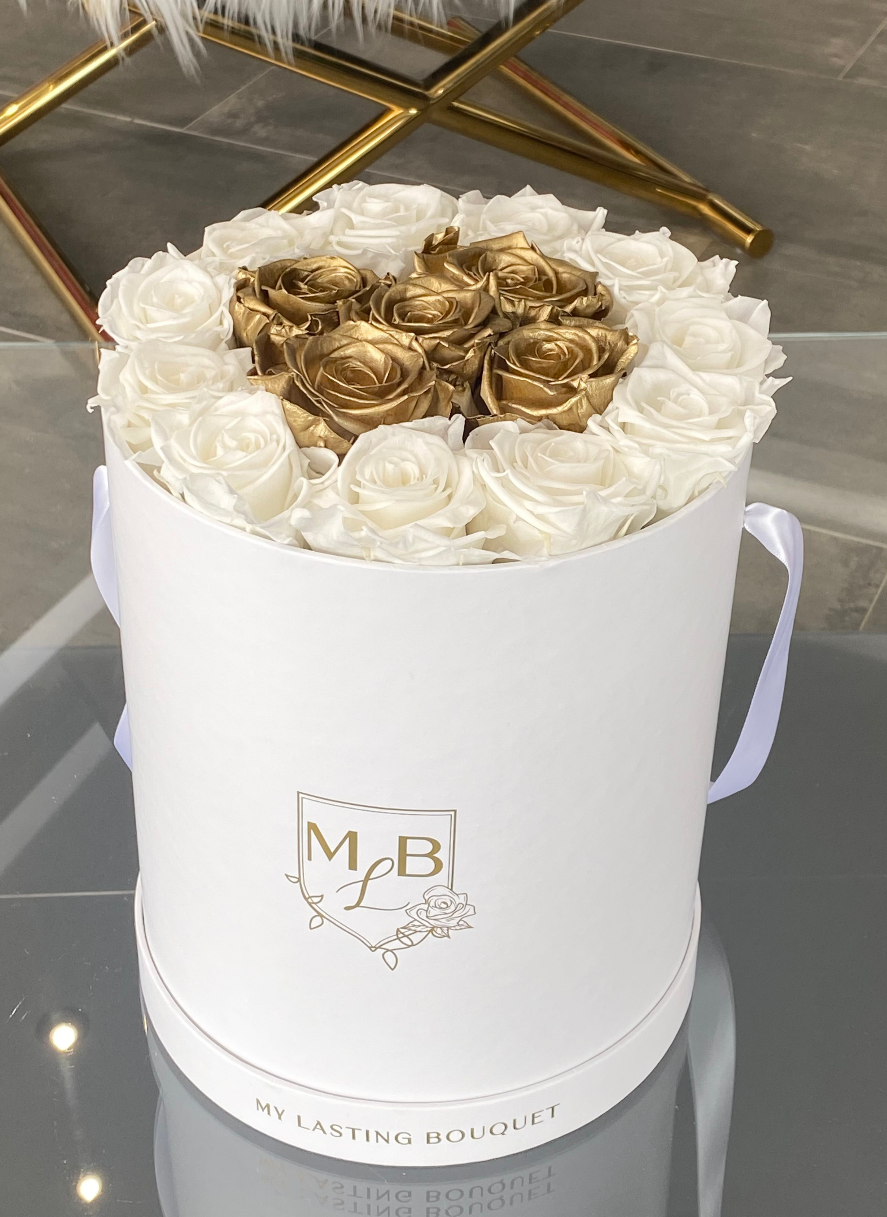 Round Rose Box- White & Gold - My Lasting Bouquet